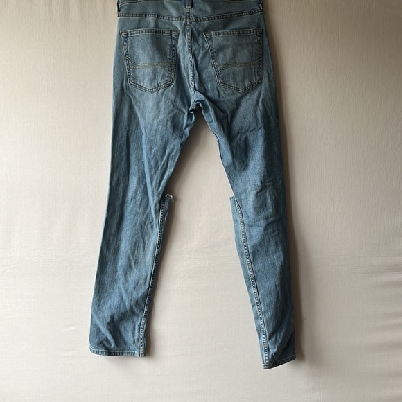 Mens hollister ripped knee jeans - Picture 5 of 8